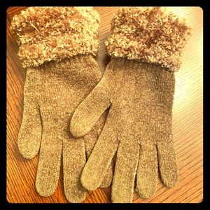 Knit and chenille winter gloves